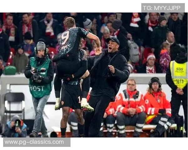 欧冠焦点战：多特蒙德与拜仁激战成平局乌龙球引发全场热议