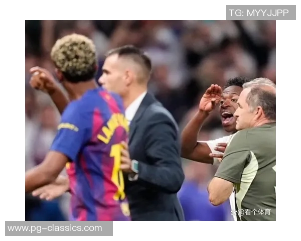 巴萨主场大胜里昂四球狂潮与争议判罚引发热议