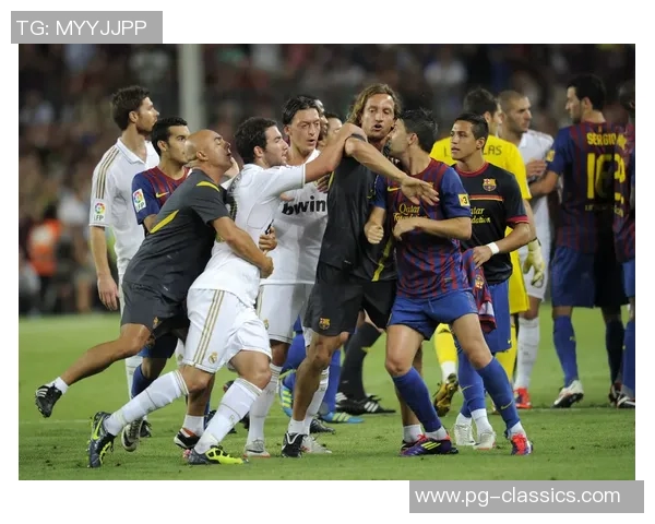 英超激战:皇马大胜巴黎圣日耳曼红牌事件引发全场热议与战术分析 英超激战:皇马大胜巴黎圣日耳曼红牌事件引发全场热议与战术分析