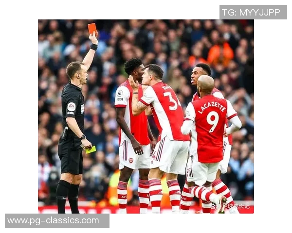 中超激战：AC米兰大胜阿森纳引发争议判罚全场沸腾